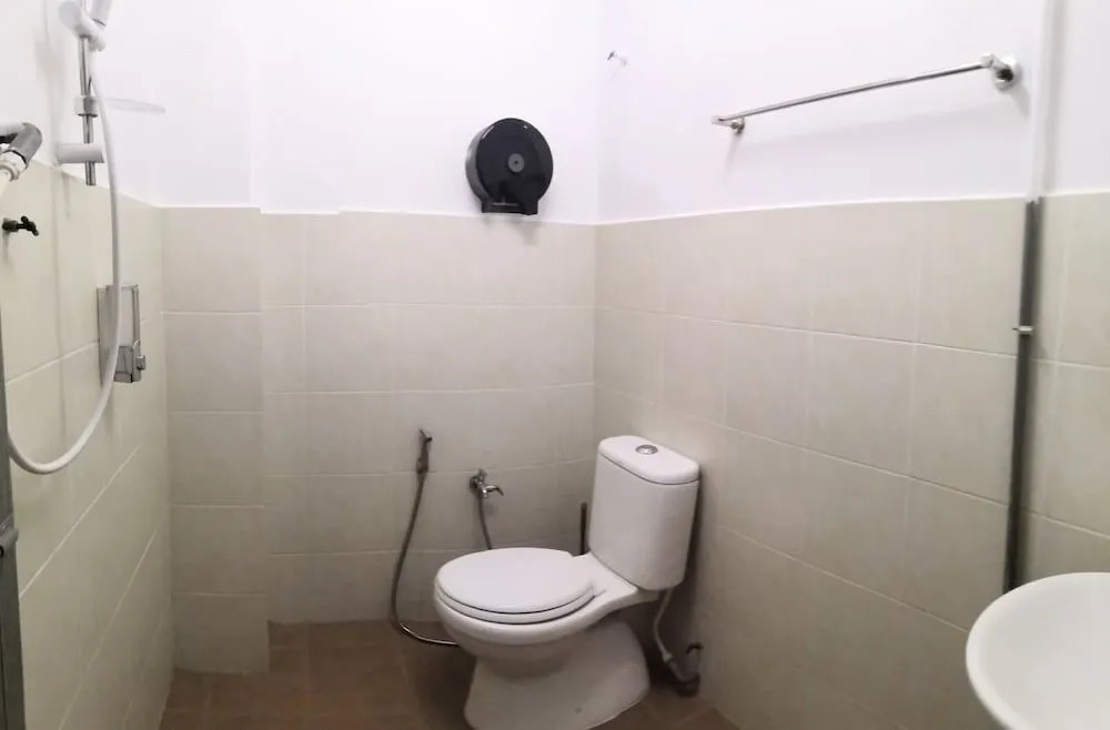 OYO 90363 Nyamanya Inn