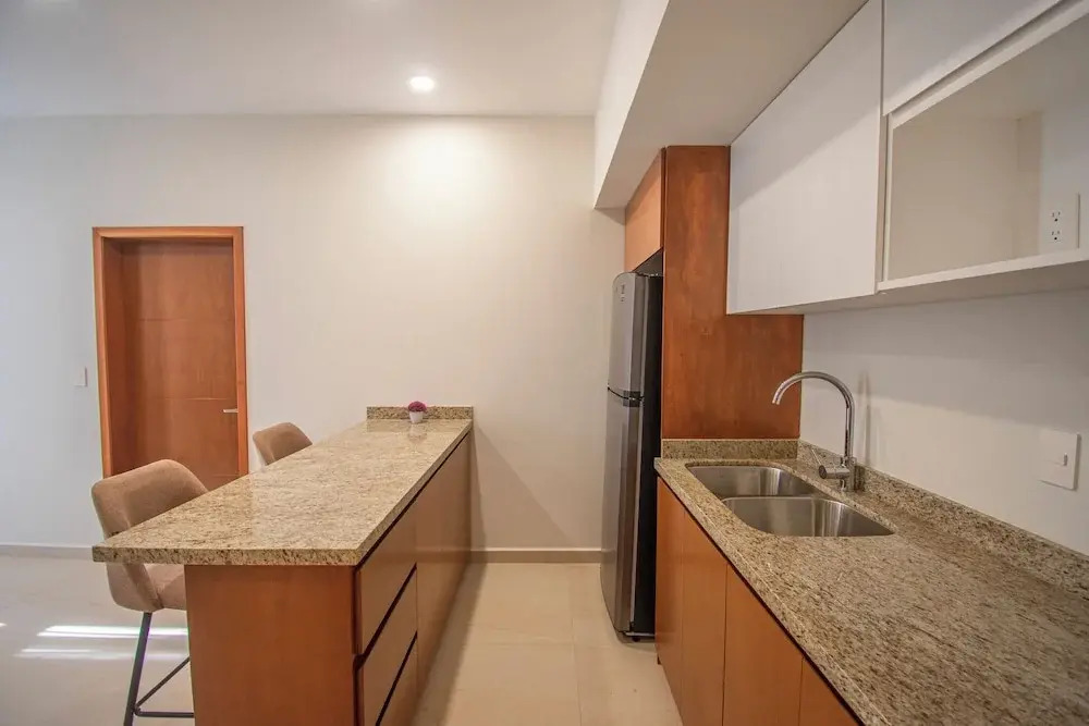 Makeva Condos, Near Malecon