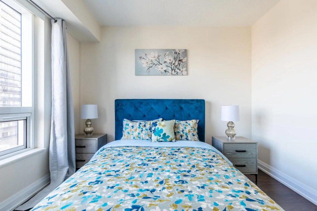 2 Bedroom  2 Bathroom Family Unit. FREE PARKING