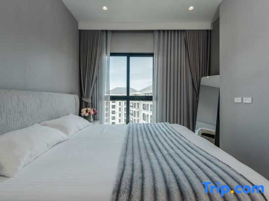 2 Bedroom Apartment THE TITLE Legendary