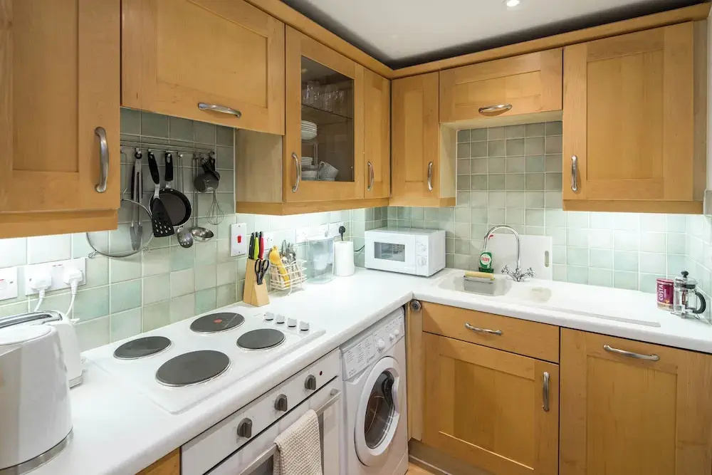 1BD Modern City Oasis: Near London Attractions