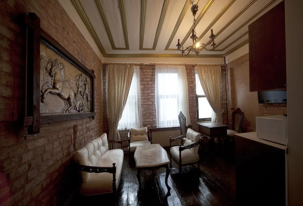 Palation House