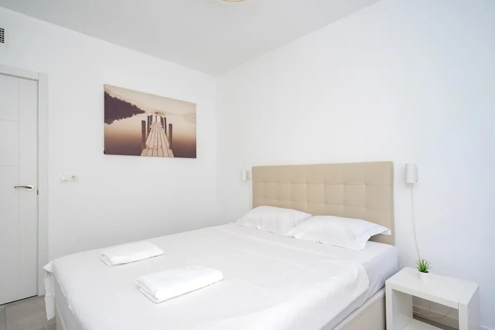 Stunning 3BR Terrace Apartment Best location Ref 124