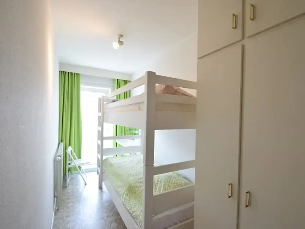Spacious Seafront Retreat