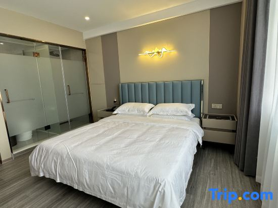 Yichun Xinqian Esports Hotel