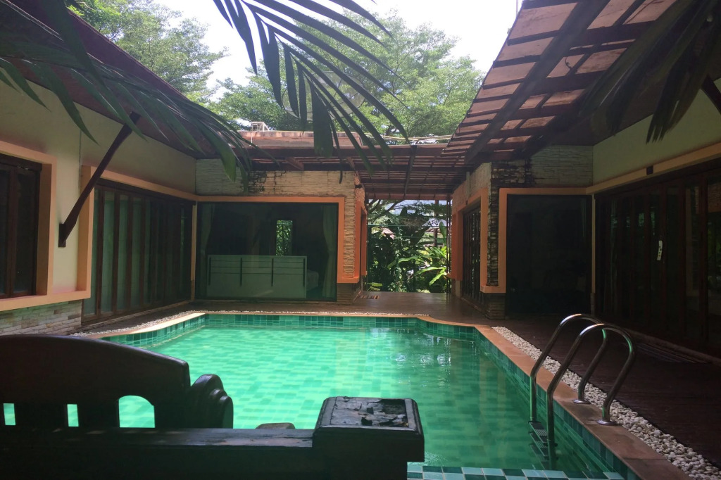 Palms Hill Resort