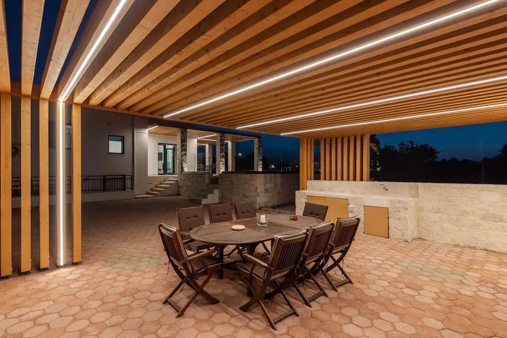 Sandi Villa