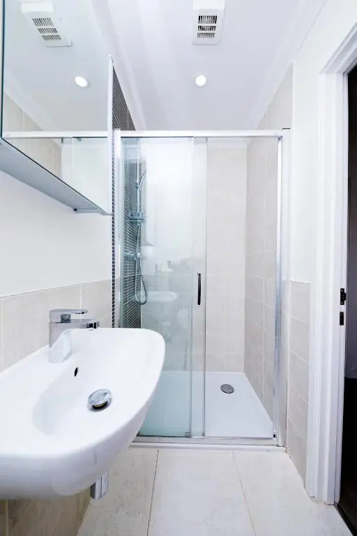 Stunning 3 Bed Townhouse: Westbourne with parking