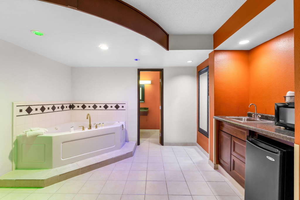 Days Inn by Wyndham Minot
