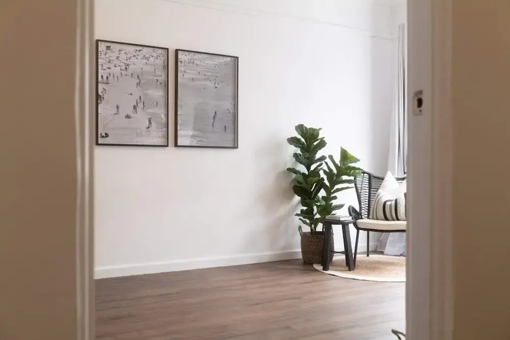 Stylish 1 Bedroom Apartment Near Beach
