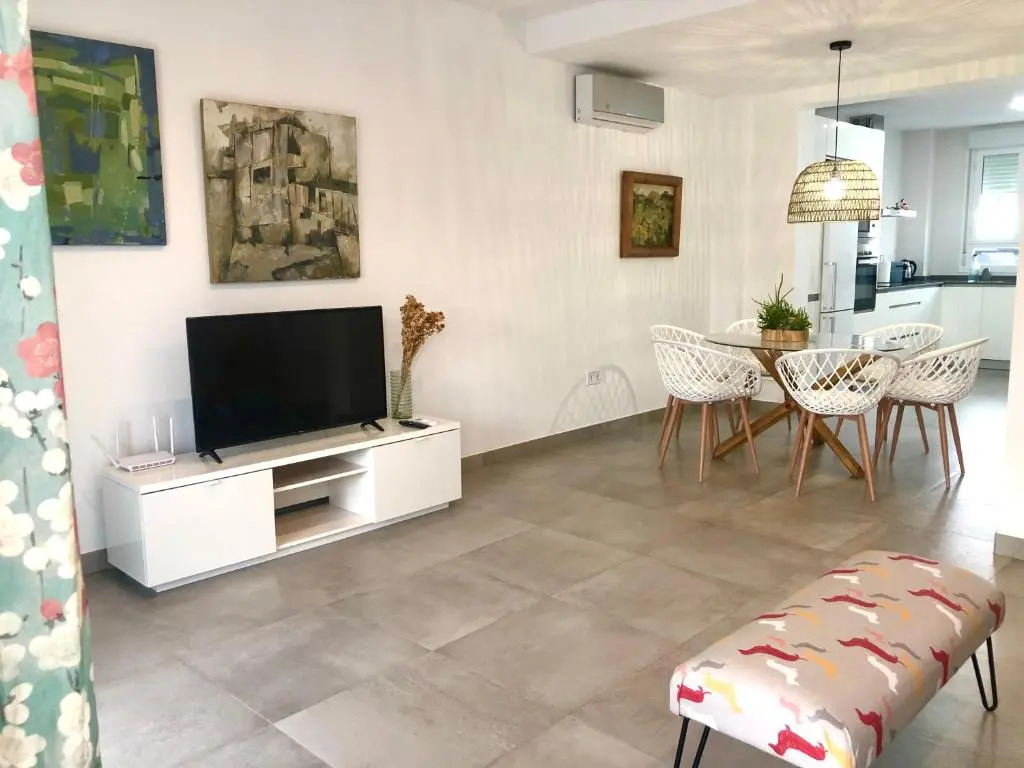 GATU Conil Sunset casa junto el mar con jardín privado, parking gratis y piscina común -Mayores de 21 años y familias