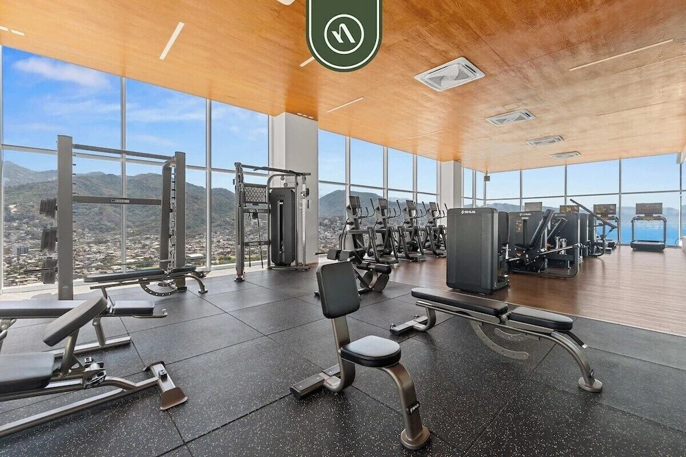 Luxury Oceanfront 3 BR Condo - Pools