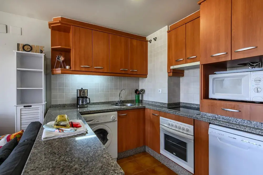 Ideal Apartment With Golf Course Views