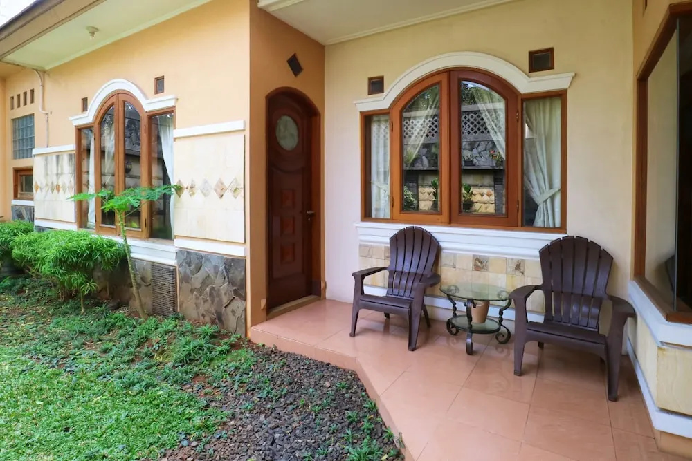 Maharani Guesthouse Tebet Syariah - Hostel
