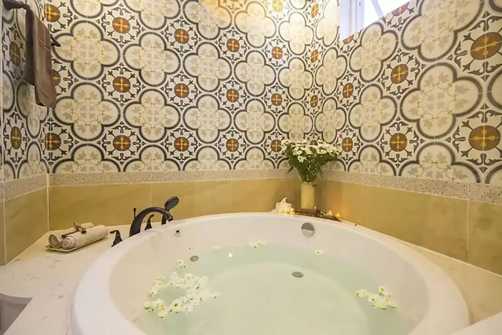 1BR Victorian Apartment River View D7
