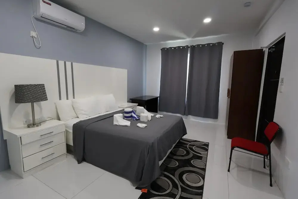 Luxury 5BD Loft in Prime Location