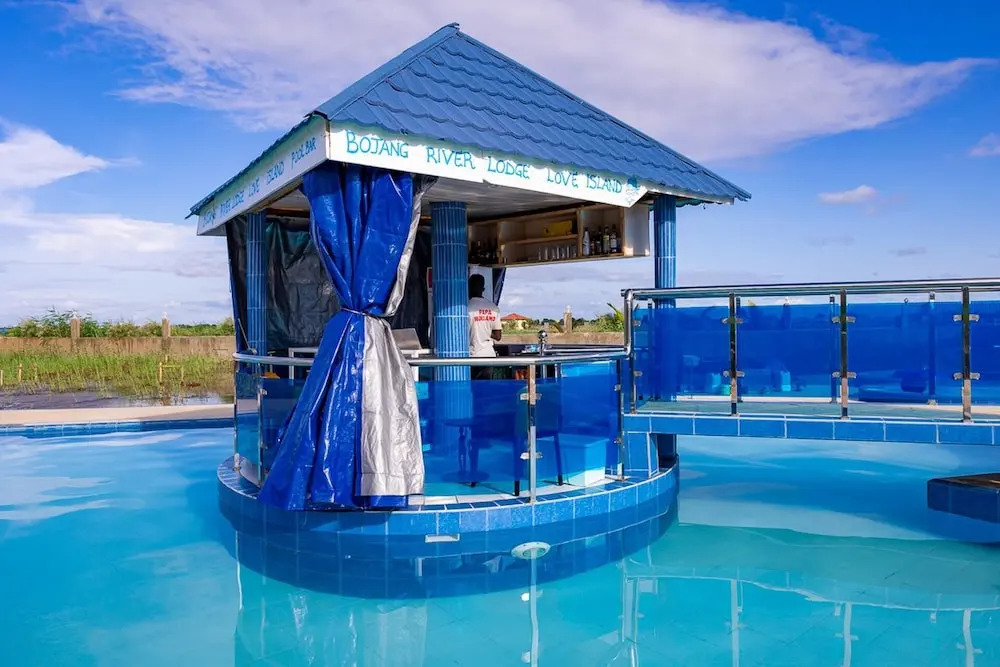 Sea-front Suite - Sleeps 3 - Balcony - Pool