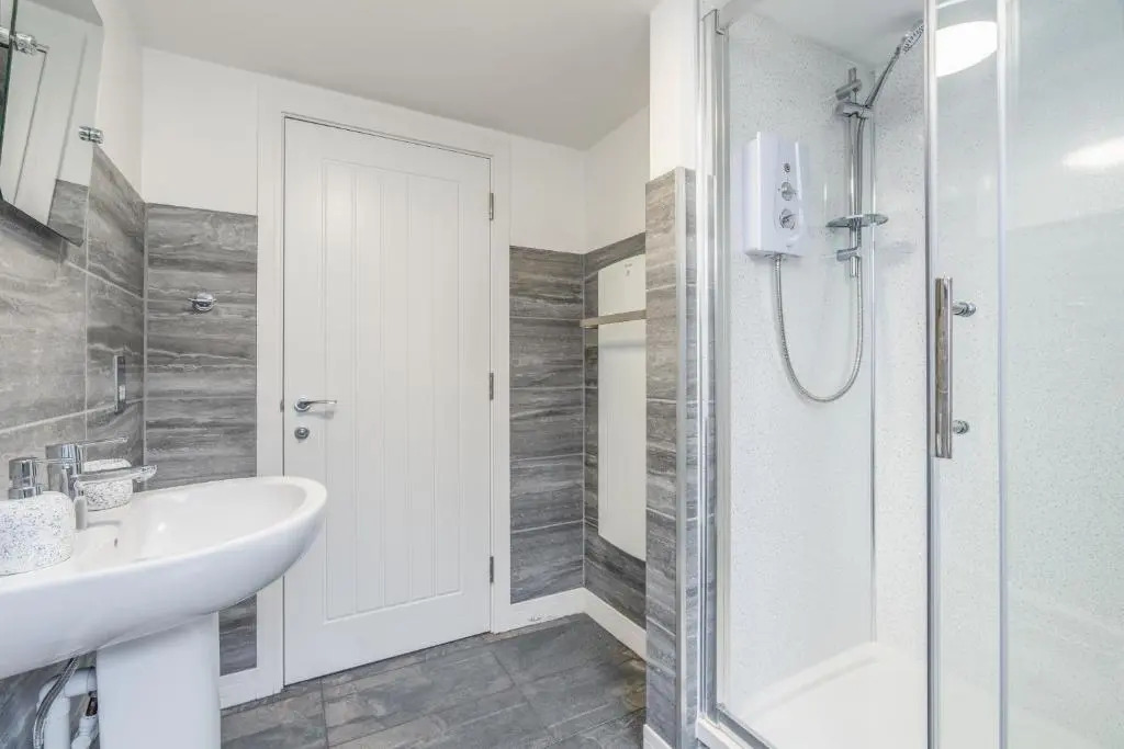 Charming Apartment In Andover Town Centre 55'' 4K Smart TV Netflix