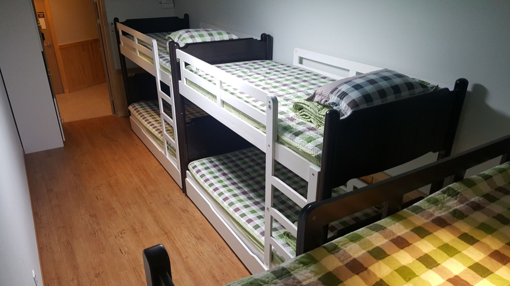 Dongbaekseom Guest House