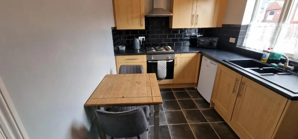 SELF CHECK IN APARTMENT in CENTRAL DONCASTER