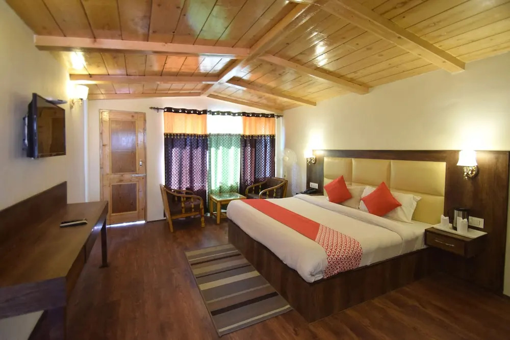 OYO 11643 Hotel Sunrise Villa