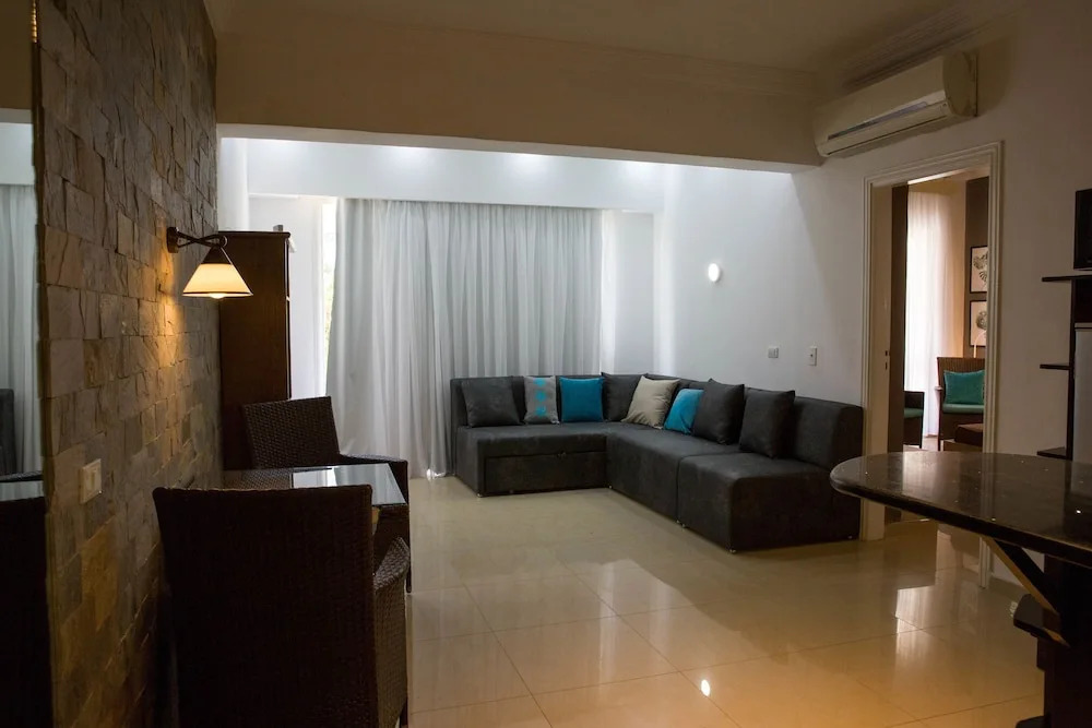 1 bedroom in Sunterra with huge patio