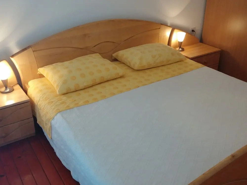 Scenic Apartment in Dalmatia With Lovely Garden