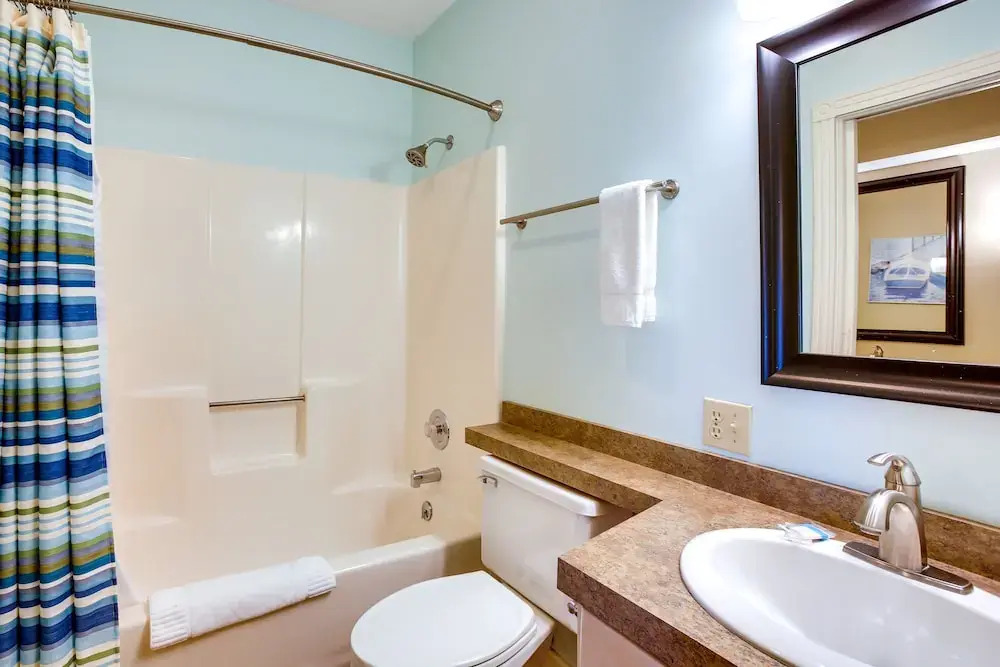 Glen Arbor Vacation Rental w/ Views of Lake!