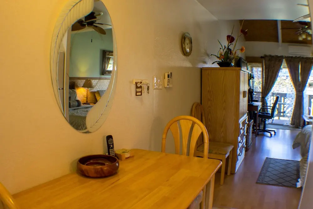Chilled Coconut-steps To Beach! Free Wifi & Phone Studio Bedroom Condo