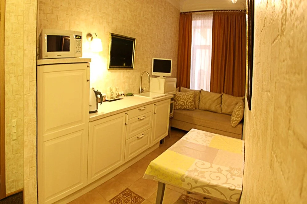 Dominik House 