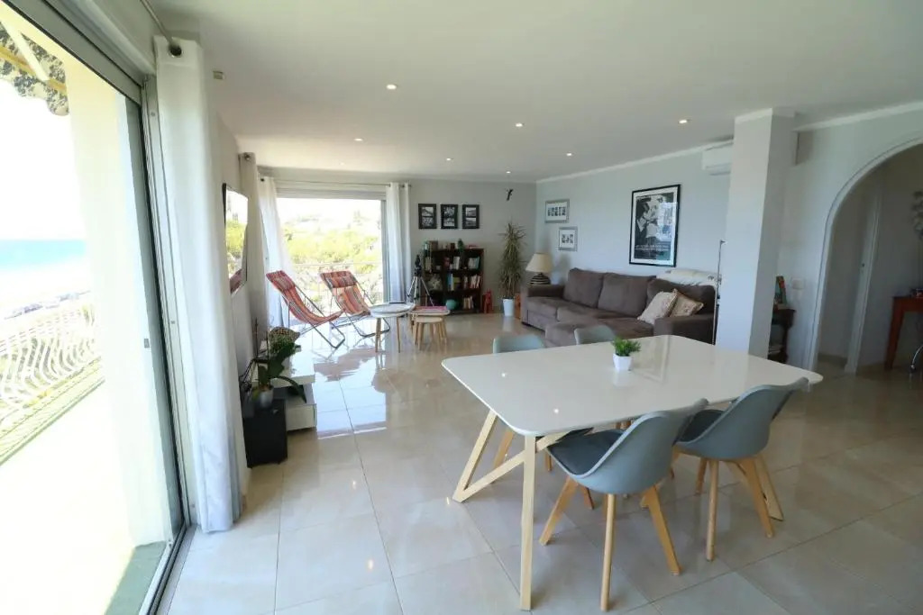 Fantastic sea view for this 2 bedroom up to 6 people 327