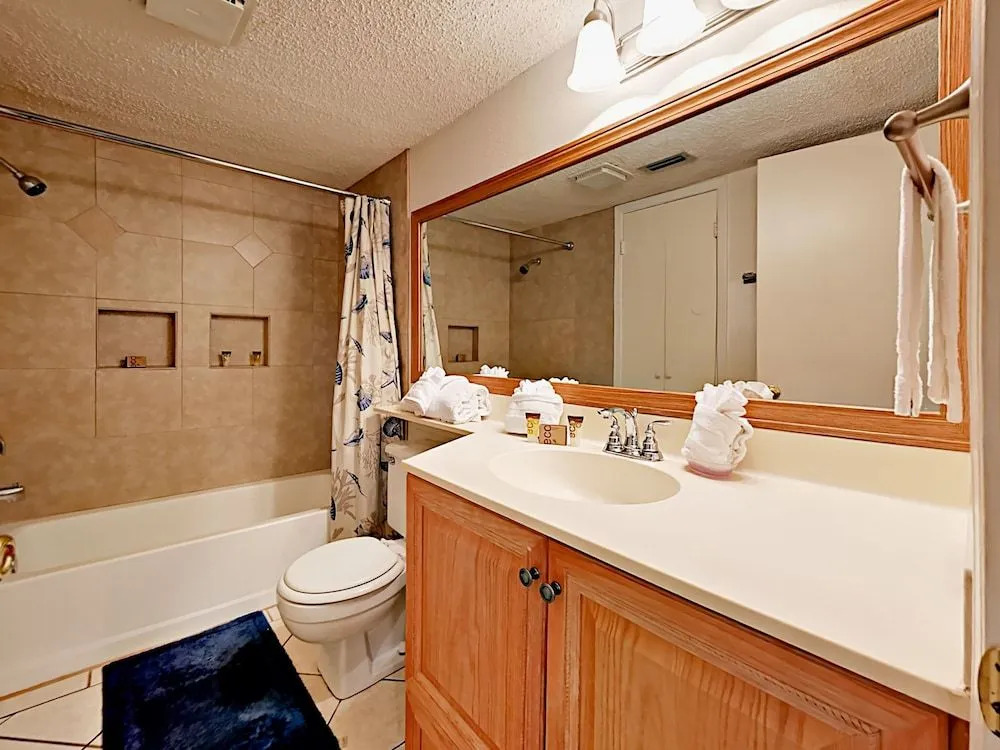 4400 Gulf Blvd Condo Unit 107