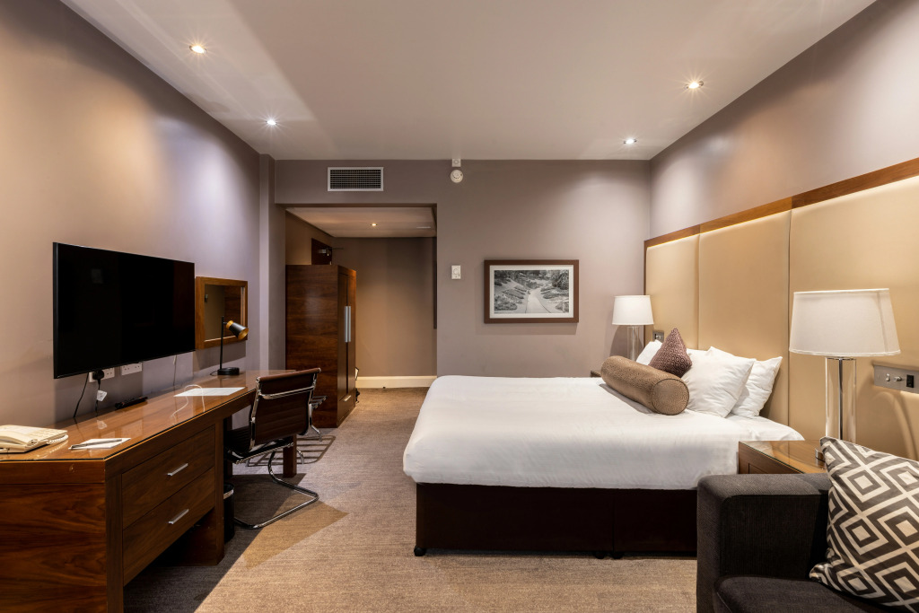 Sandman Signature London Gatwick Hotel