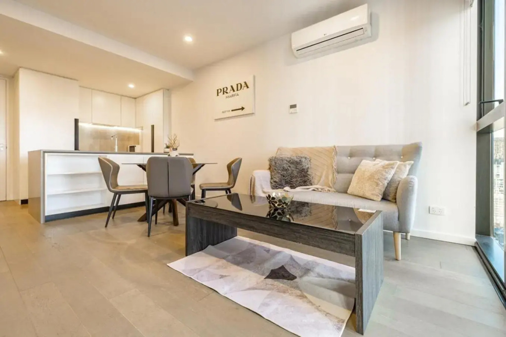 Spectacular High level 2BR apt in Melbourne CBD