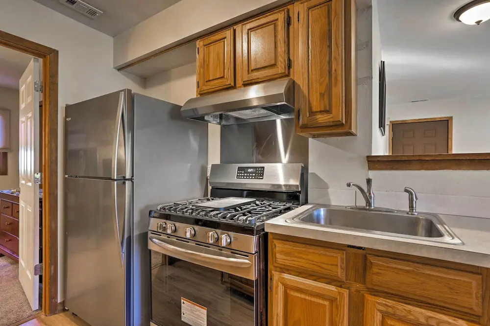 Vernon Township Condo Near Golfing + Skiing!