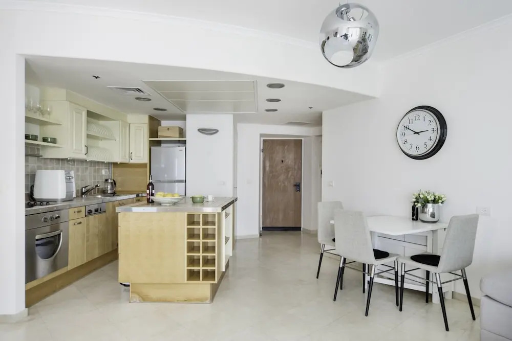 Luxurious 90sqm 2BR Beach Front