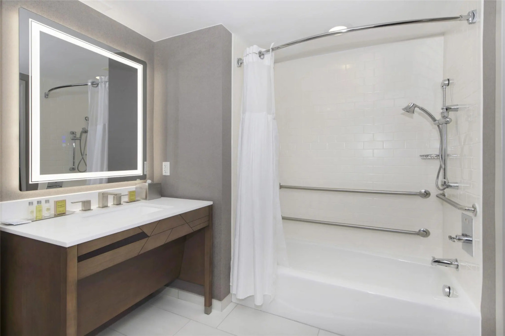 DoubleTree by Hilton Raleigh-Cary