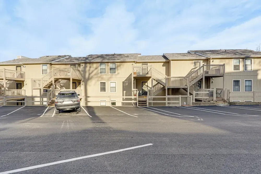 Community Perks! Lakefront Unit in Osage Beach
