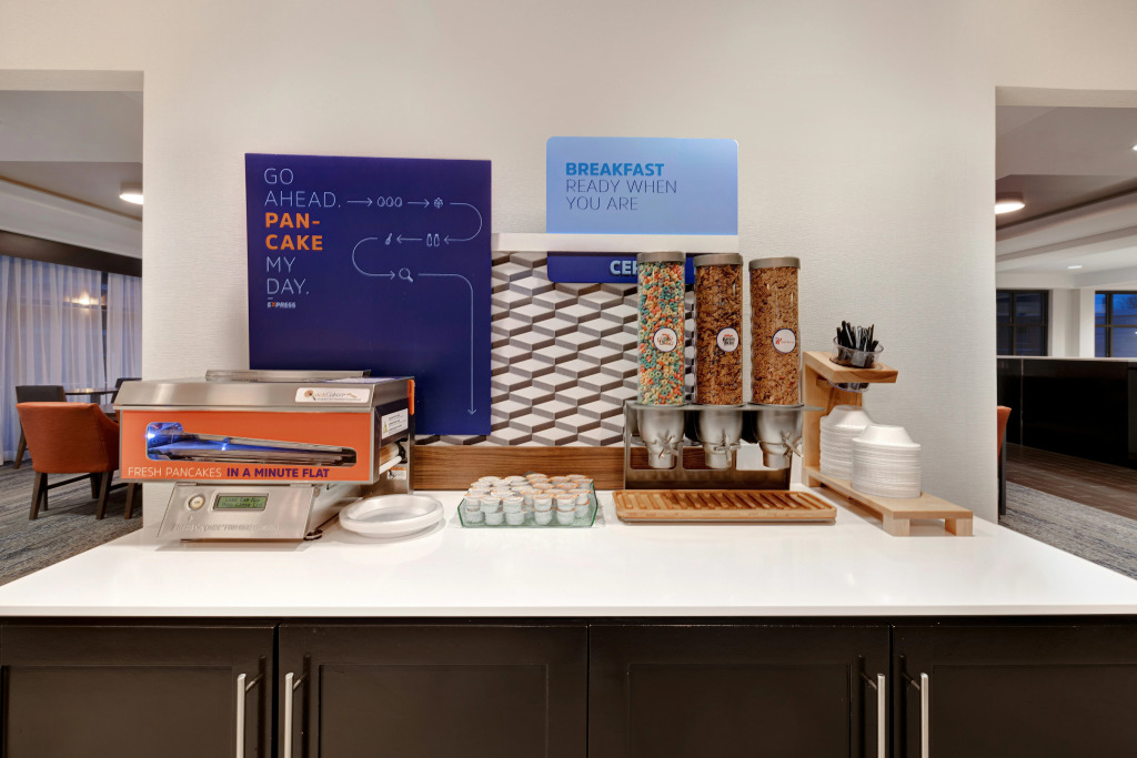 Holiday Inn Express & Suites - Kansas City KU Medical Center by IHG