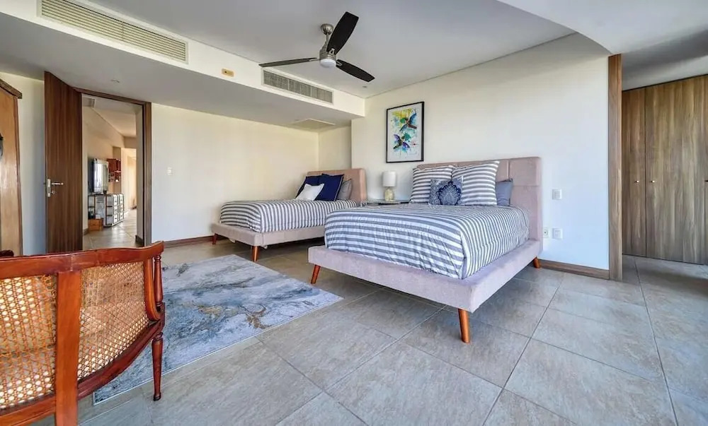 Luxury 2BR Condo in Marina - Pool - Zen Rooftop