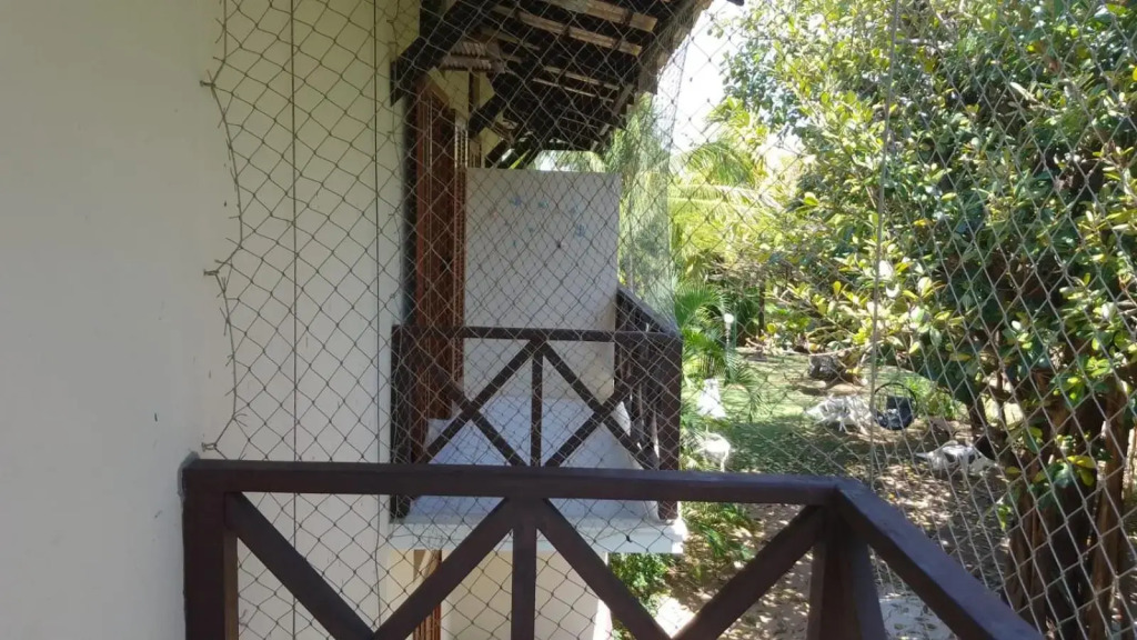 Na Vila da Praia do Forte- BA, 2 quartos, piscina, 2 garagens