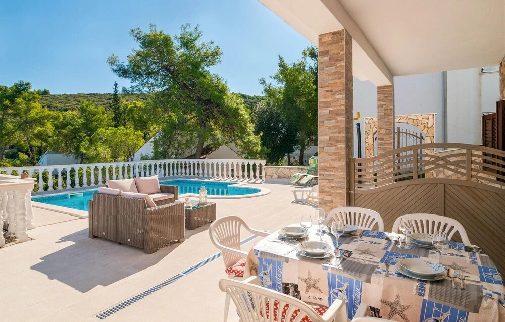 Amazing Home In Necujam