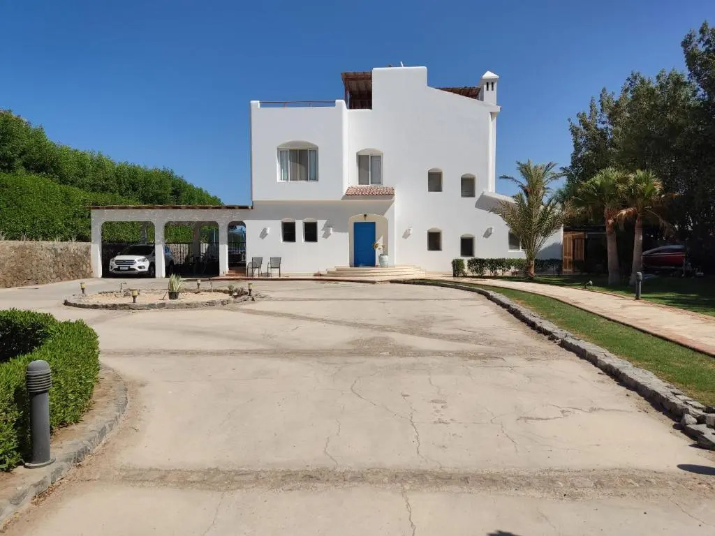 EL GOUNA-Elegant 4-bedroom Villa with Heated Pool