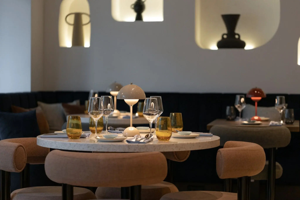Neues Schloss Privat Hotel Zurich, Autograph Collection
