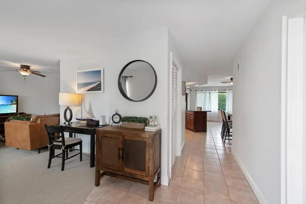 Short Walk to Maple Beach Access I 3/2 w/ Heated Pool