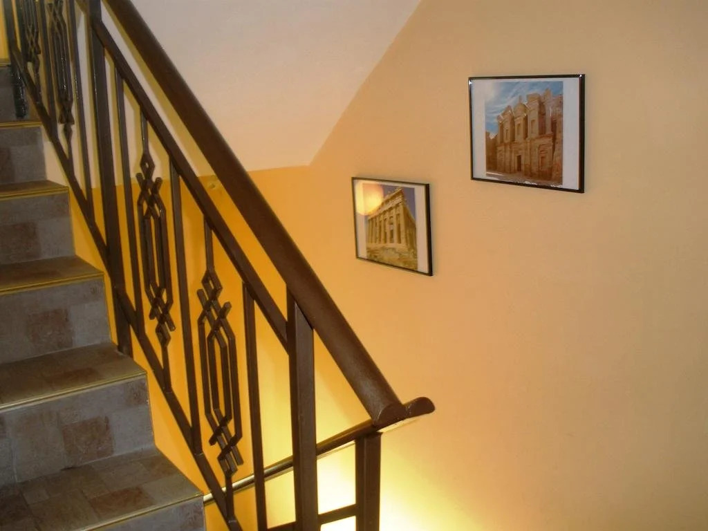 Sunny House Hotel