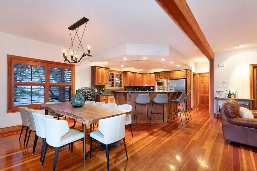 Luxury 5 Bedroom Blueberry Chalet
