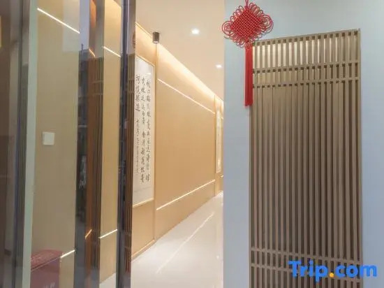 Zhenjiangge Homestay