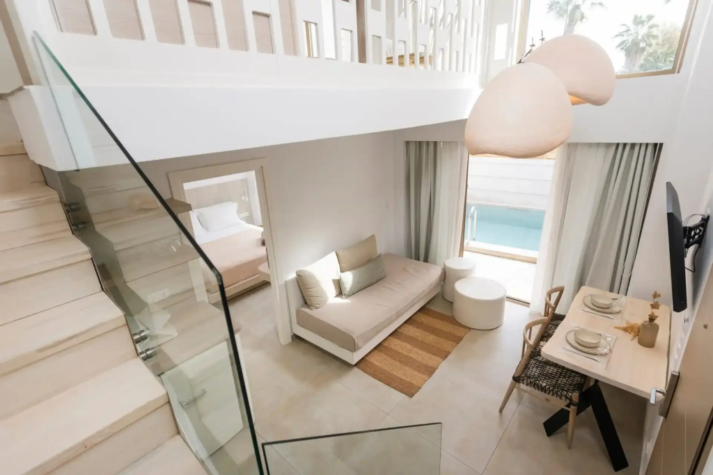 NŪSA suites & villas
