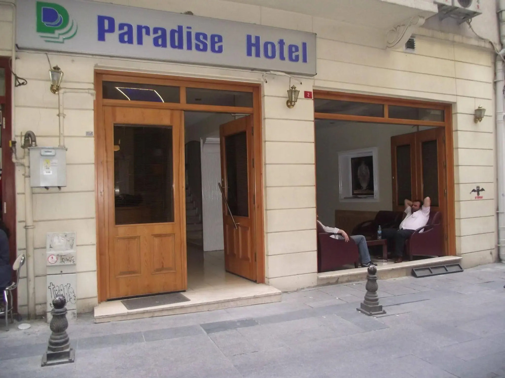 paradise hotel